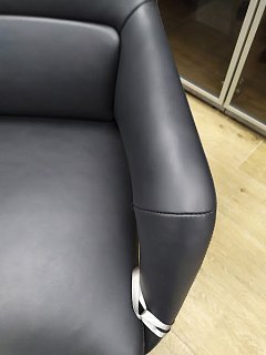 Кресло офисное Шопен  черная кожа алюминий крестовина